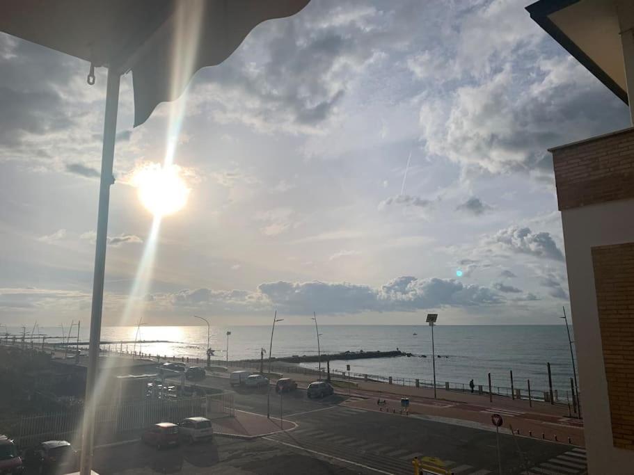 Rome'S Harbour All Year Ostia Buitenkant foto